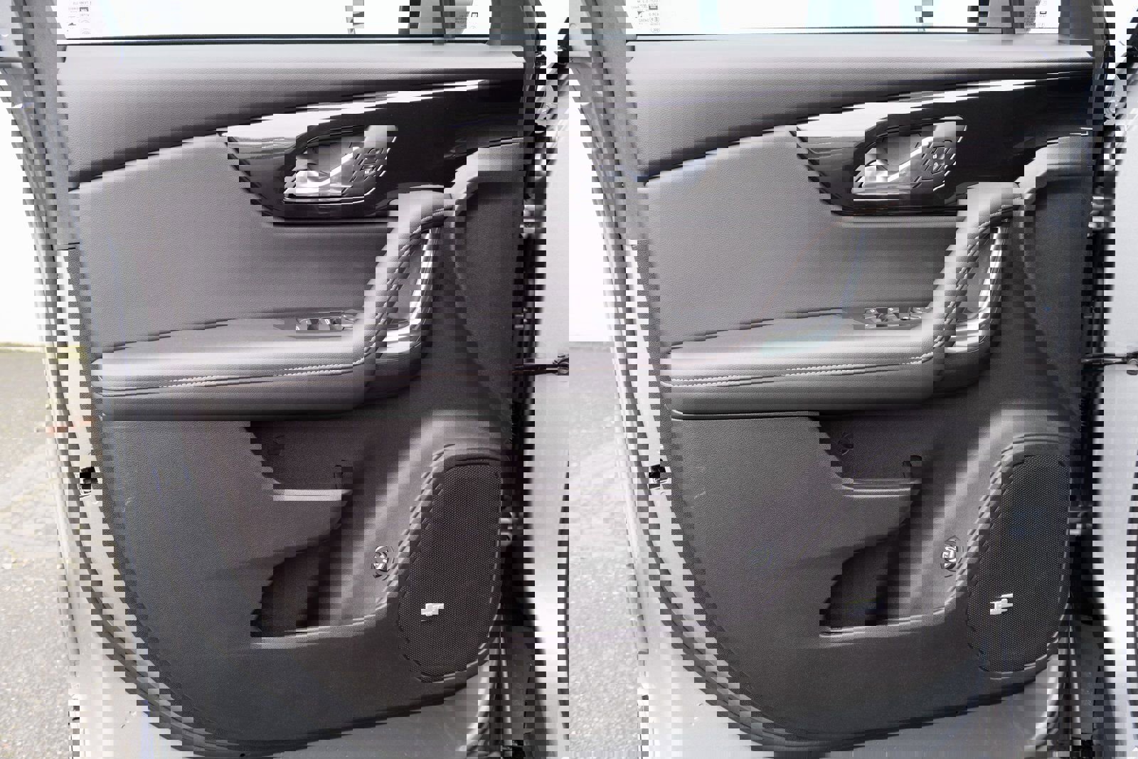 Used 2024 Chevrolet Blazer Premier image 14