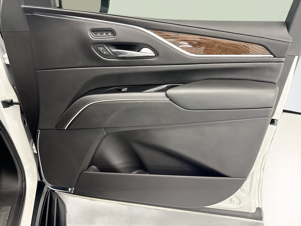 Used 2022 Cadillac Escalade Sport Platinum AWD/4WD image 25