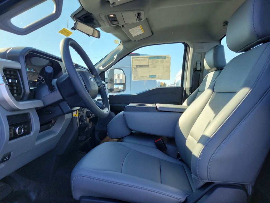 New 2026 Ford F550 4x4 Regular Cab Super Duty image 13