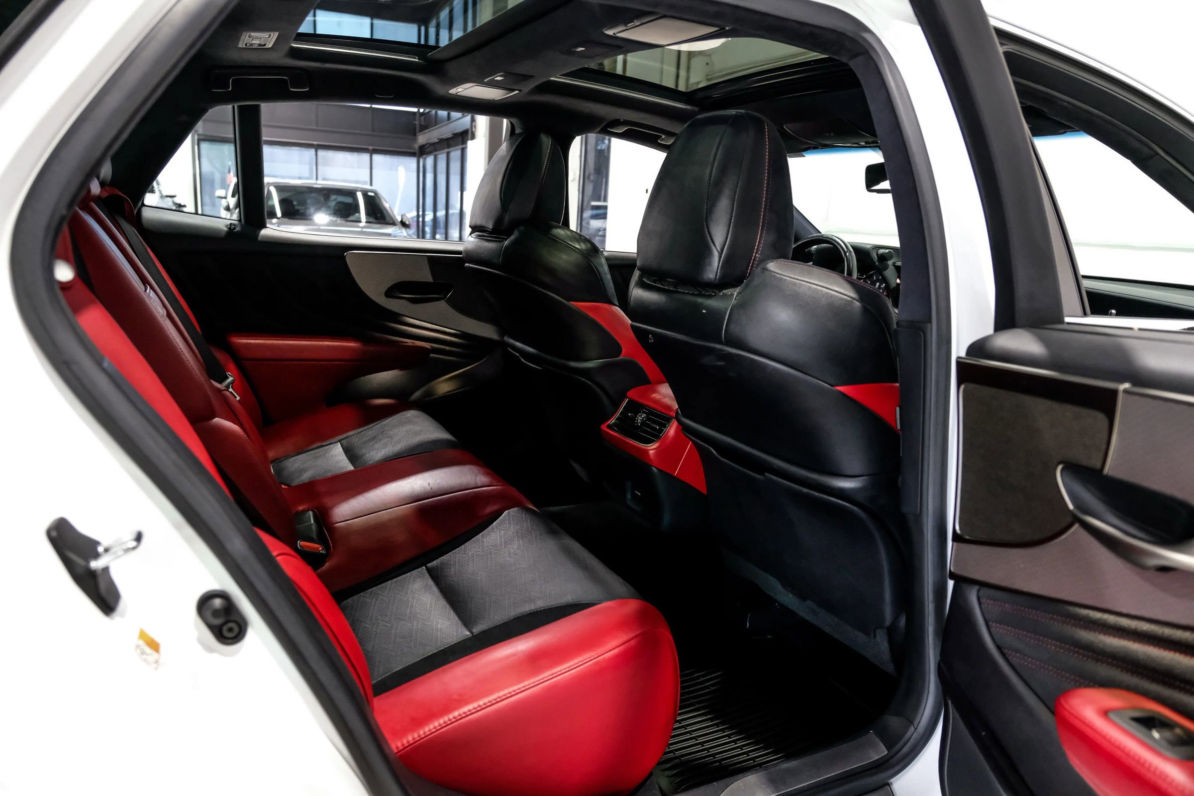 Used 2021 Lexus LS 500 F Sport w/ Accessory Package (Z2) image 44