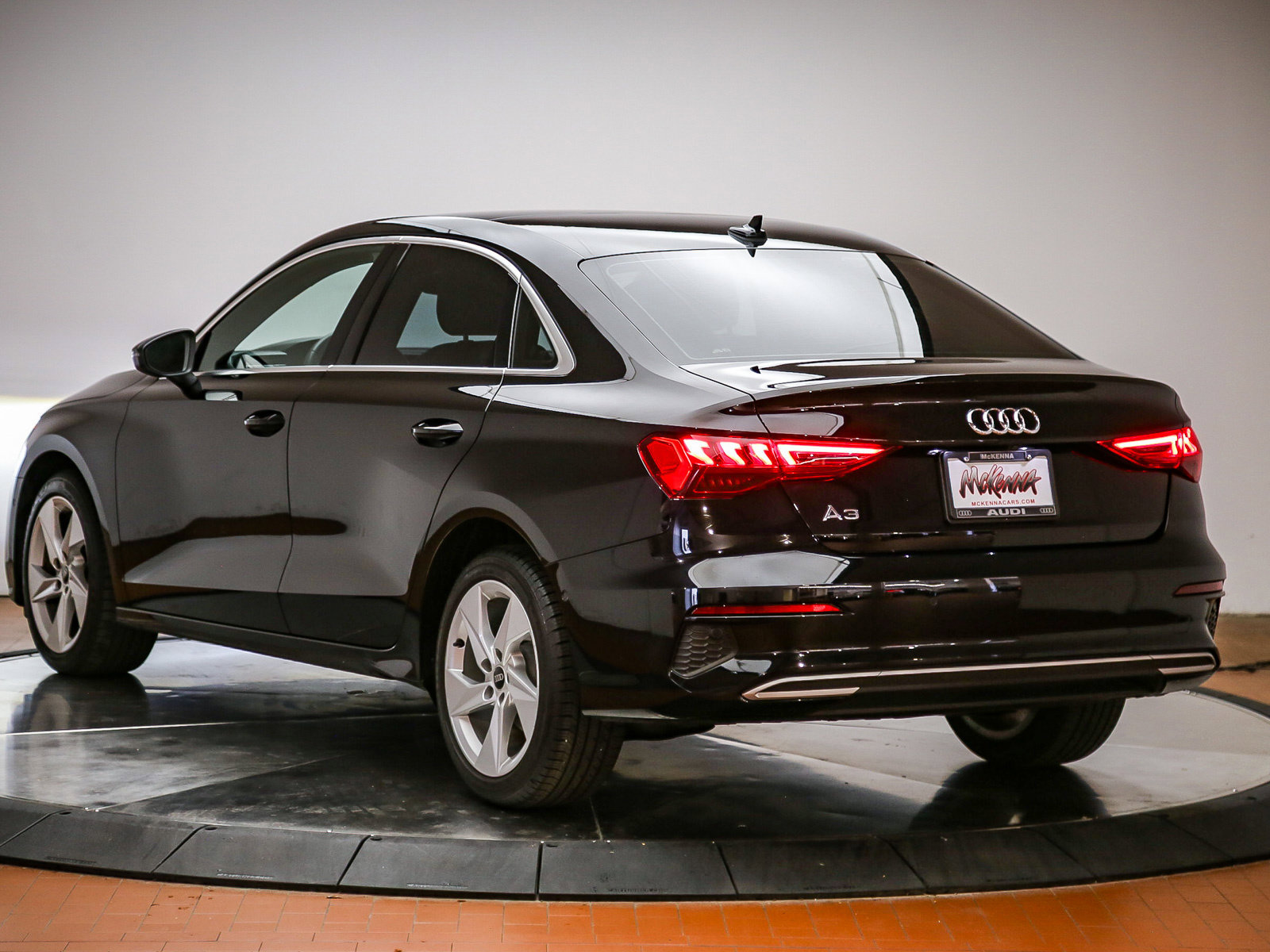 Used 2023 Audi A3 2.0T Premium FWD image 2
