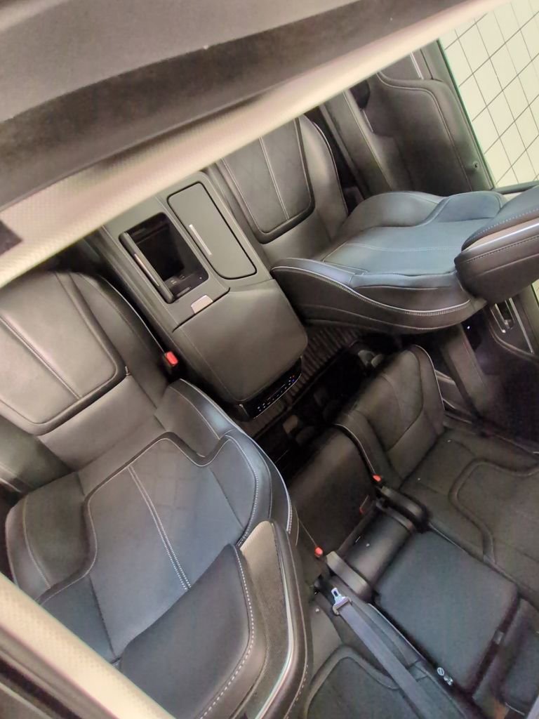 Used 2025 INFINITI QX80 Sensory image 8