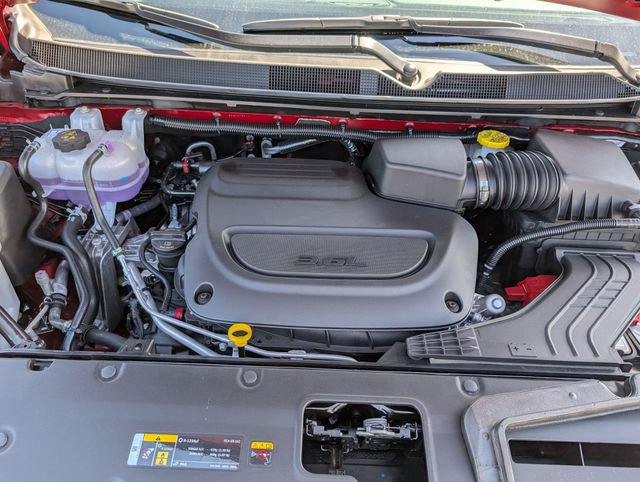 New 2027 Chrysler Pacifica Limited FWD image 12