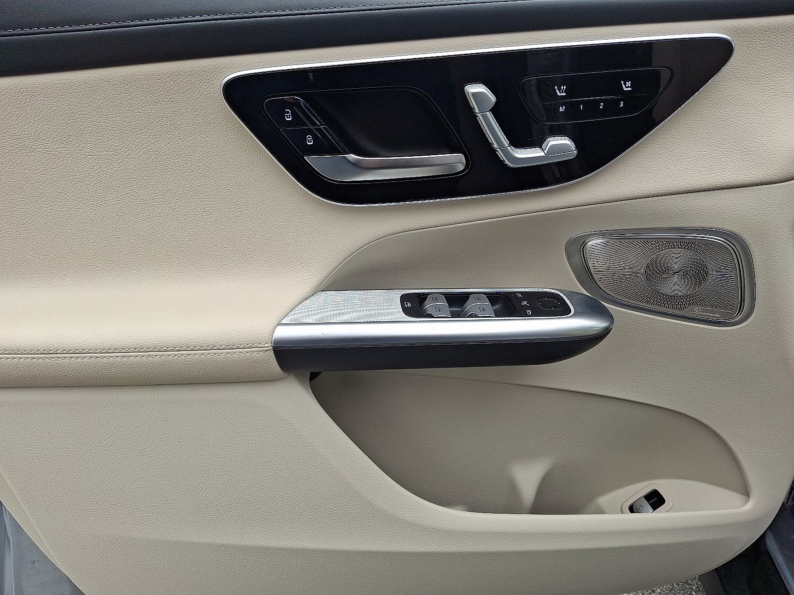 Used 2023 Mercedes-Benz GLC 300 4MATIC image 12