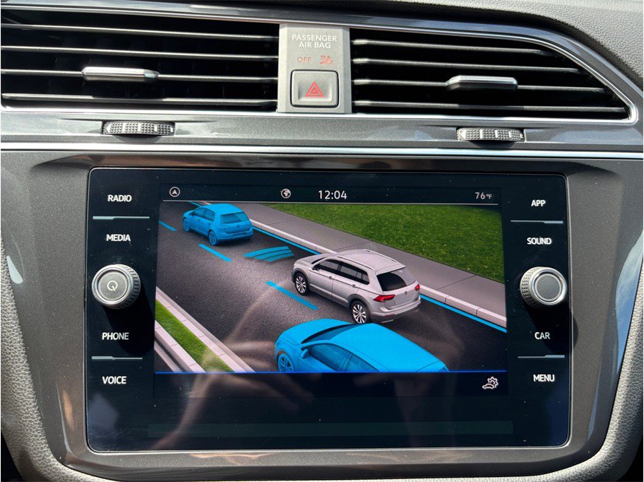 Used 2023 Volkswagen Tiguan SE R-Line FWD image 32