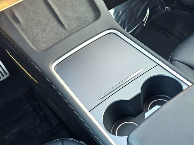 Used 2023 Tesla Model Y Performance image 32