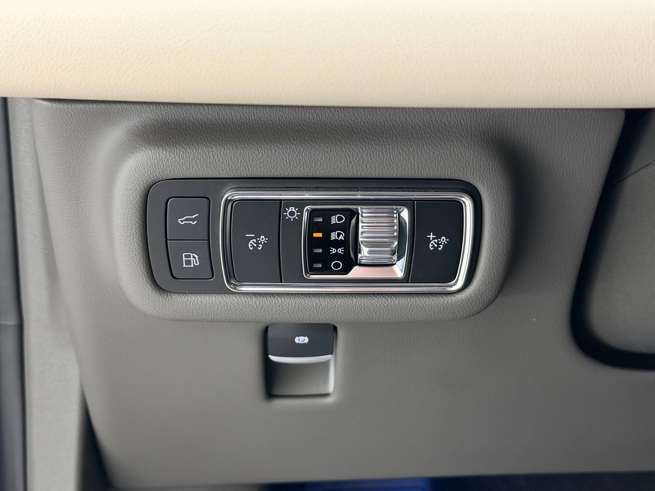 Used 2025 Lincoln Nautilus Reserve AWD/4WD image 36