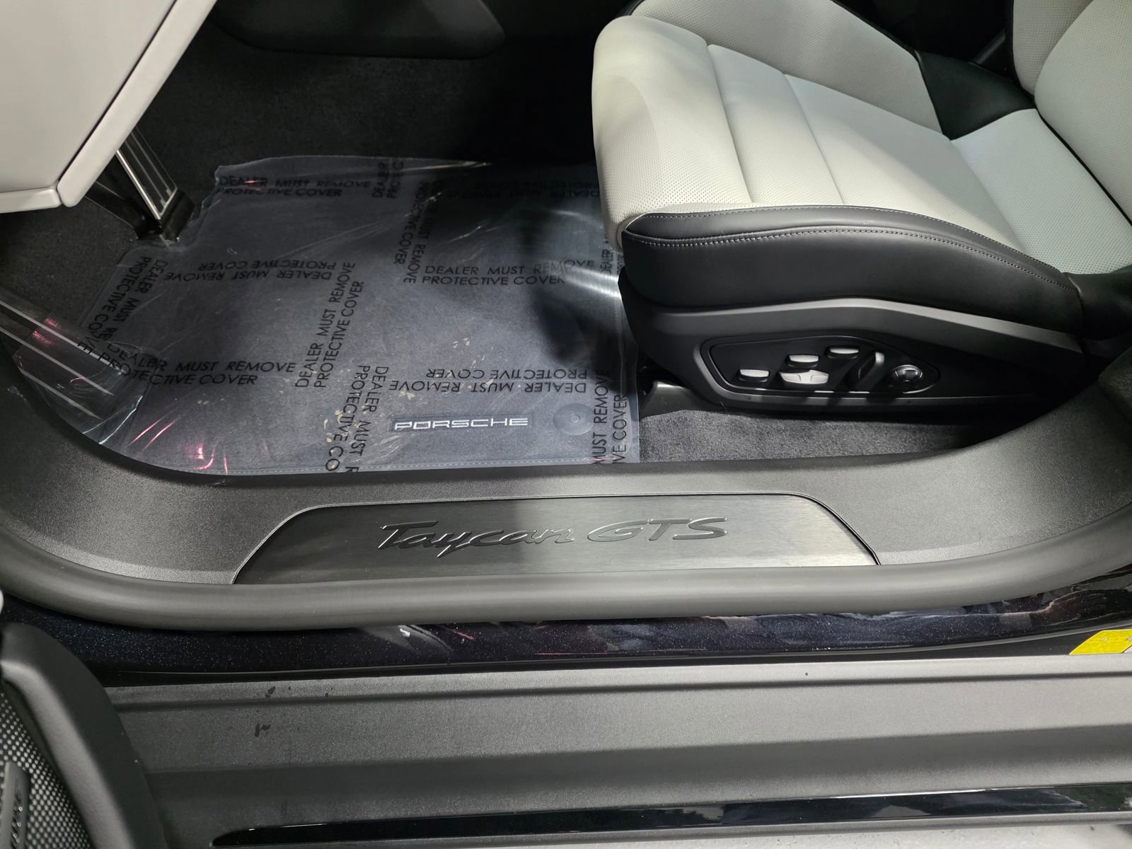 New 2026 Porsche Taycan GTS image 26