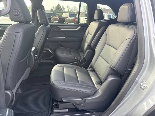 Used 2024 GMC Acadia Elevation w/ Luxury Package AWD/4WD image 9