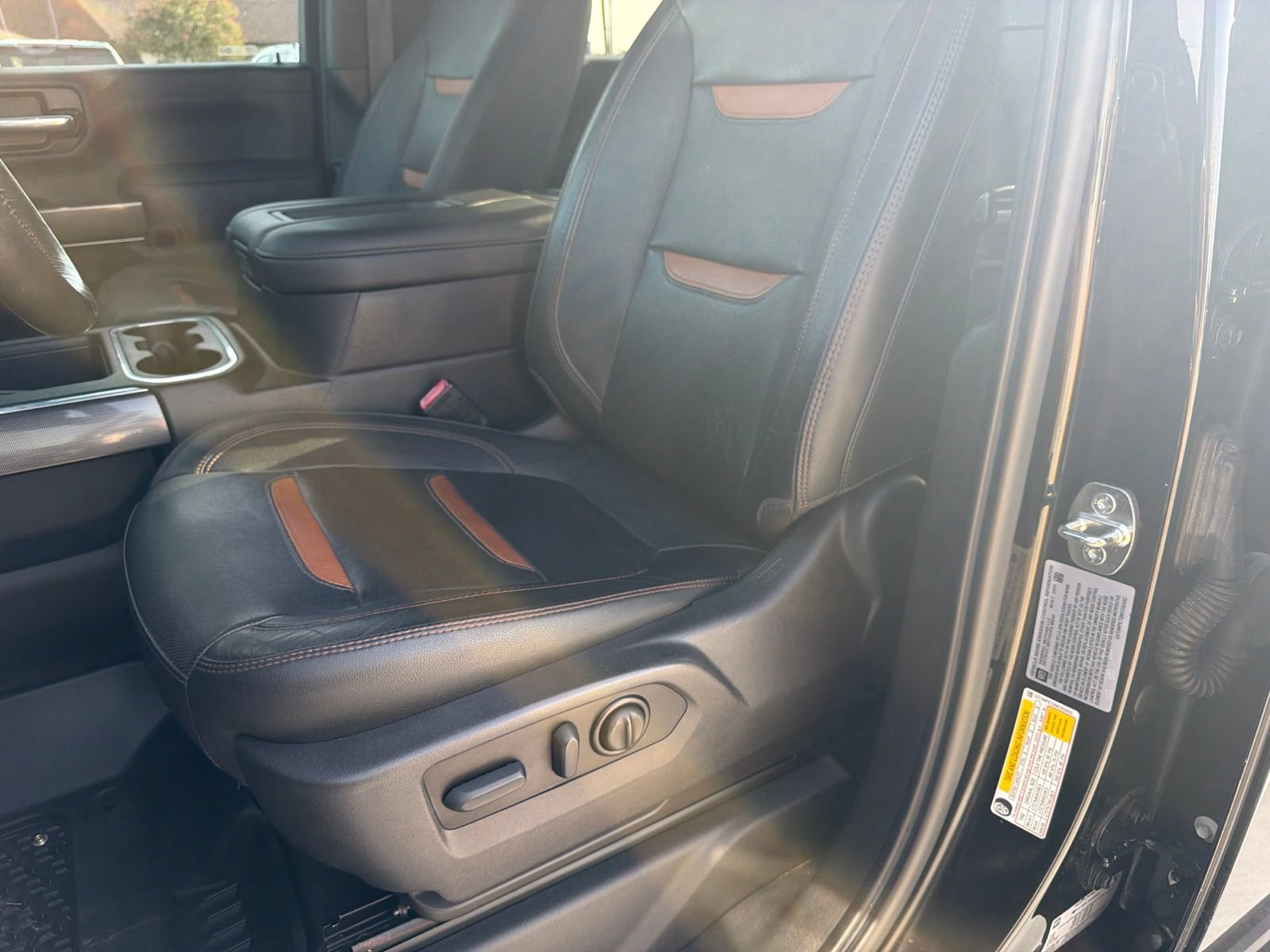 Used 2022 GMC Sierra 2500 AT4 w/ AT4 Preferred Package AWD/4WD image 25