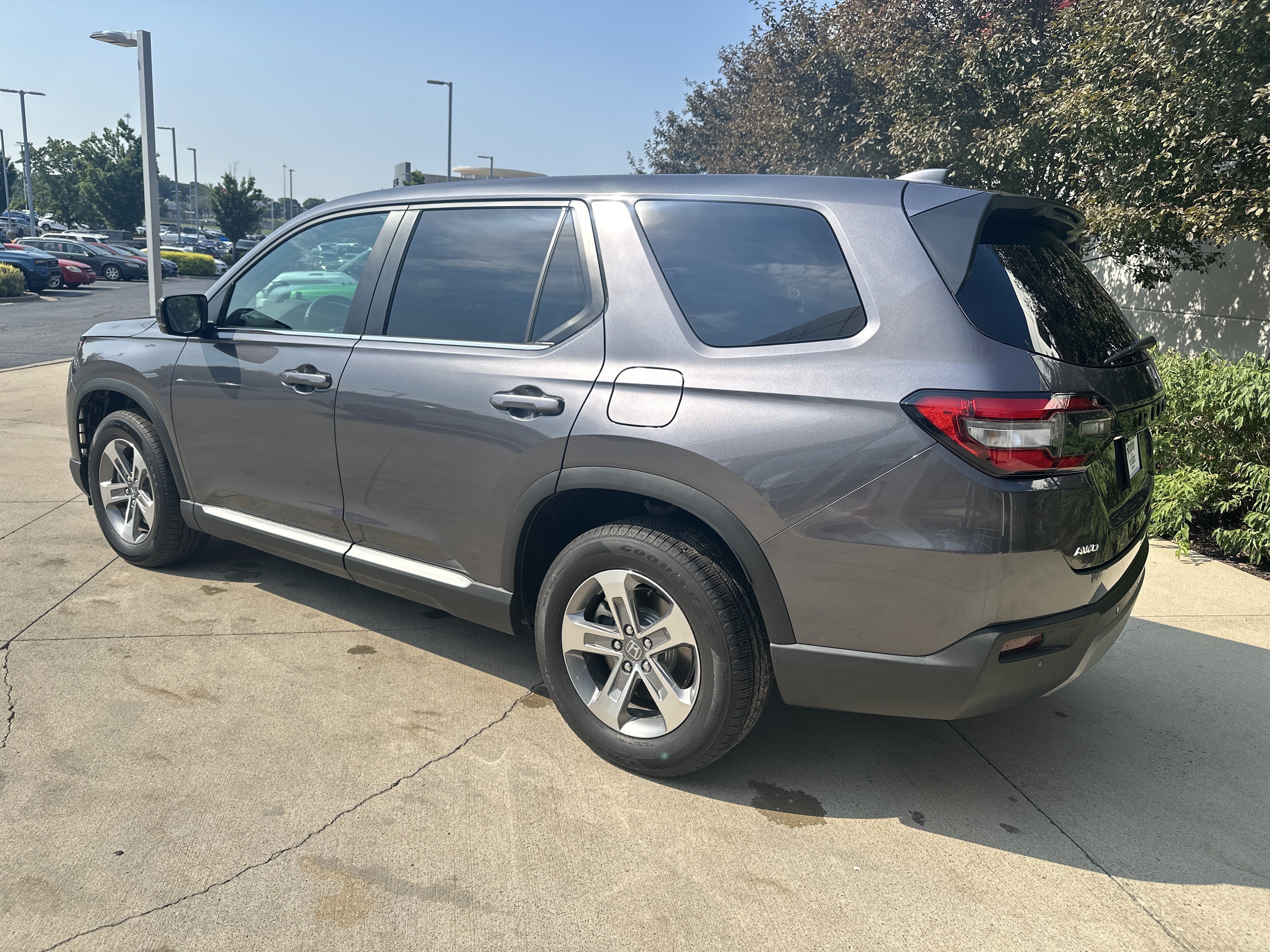 Used 2025 Honda Pilot EX-L image 7