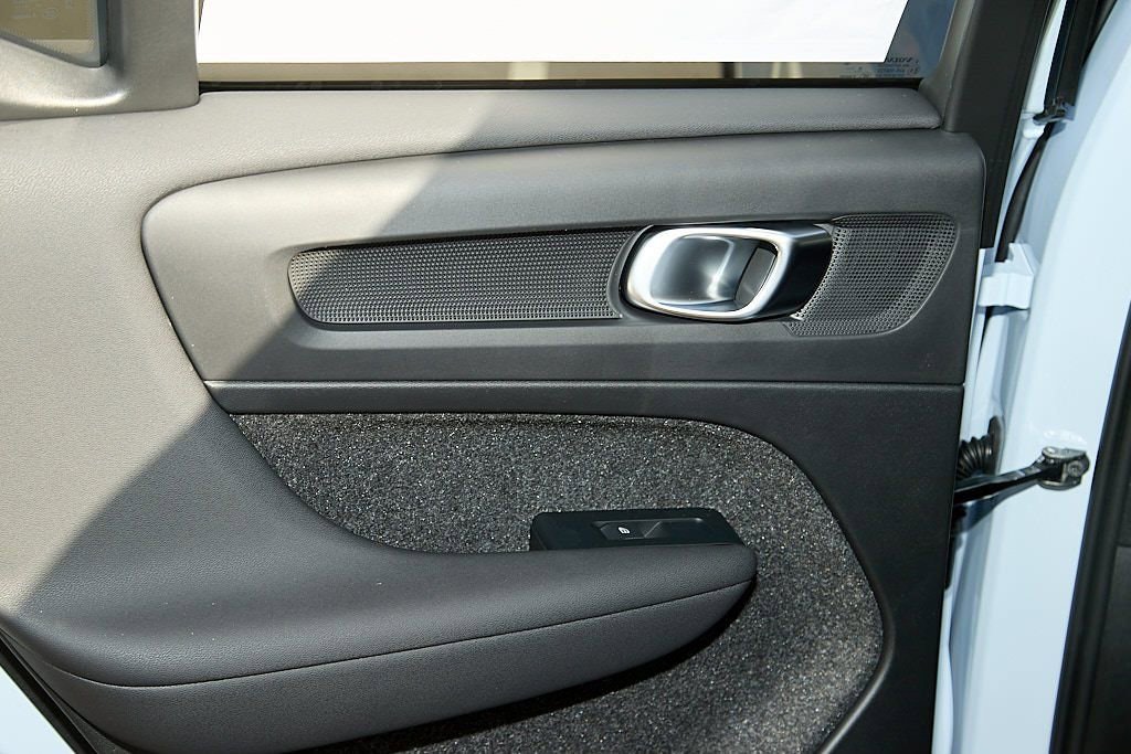 New 2026 Volvo XC40 B5 Plus w/ Protection Package Premier image 19