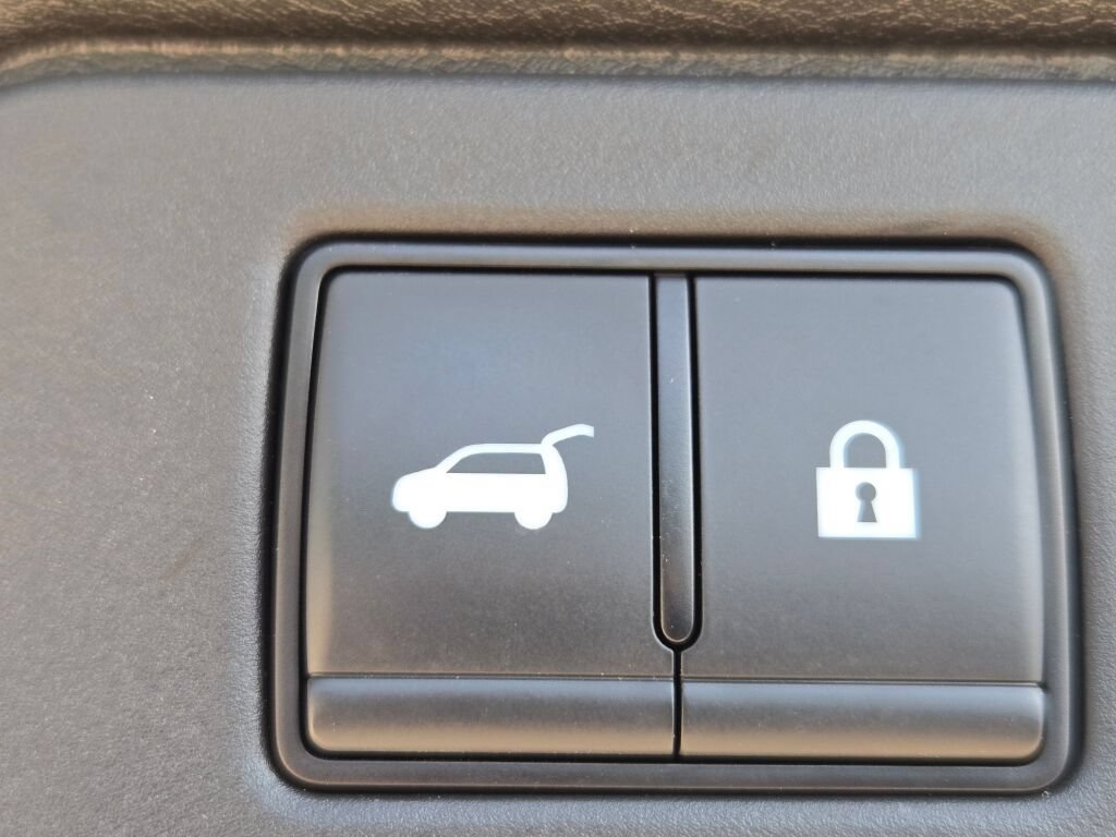Used 2026 Nissan Rogue SV AWD/4WD image 16