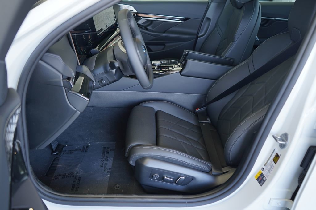 Used 2026 BMW i5 eDrive40 image 10