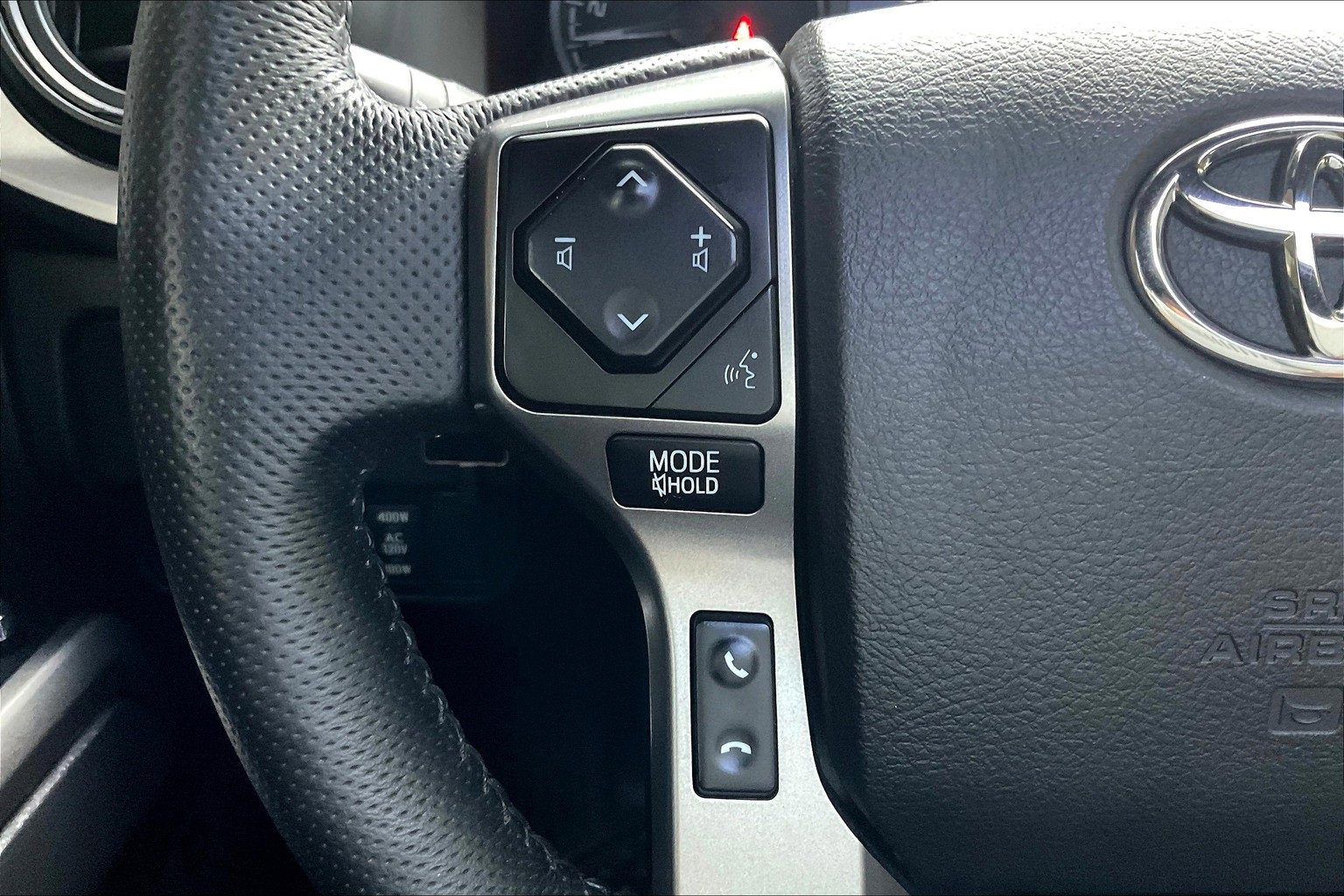 Used 2023 Toyota Tacoma Limited image 10