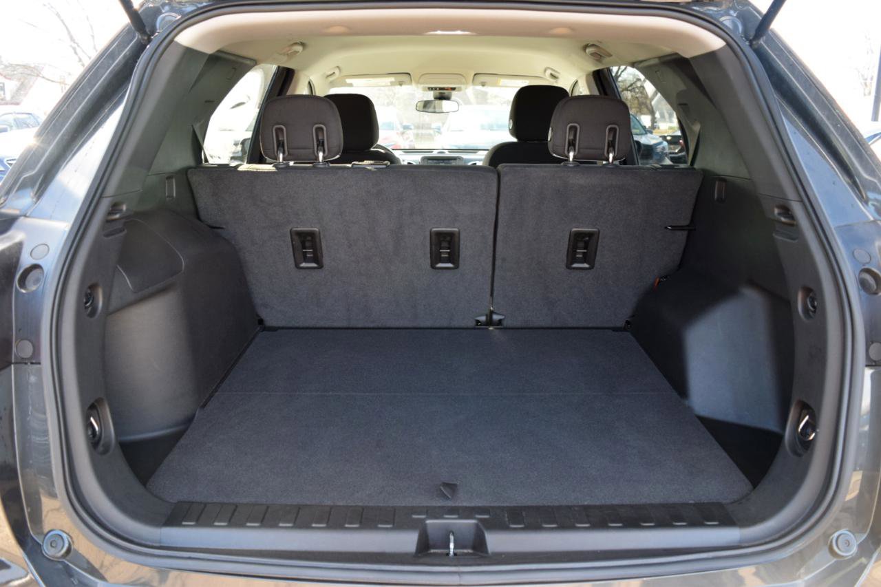 Used 2020 Chevrolet Equinox LS w/ LS Convenience Package image 36