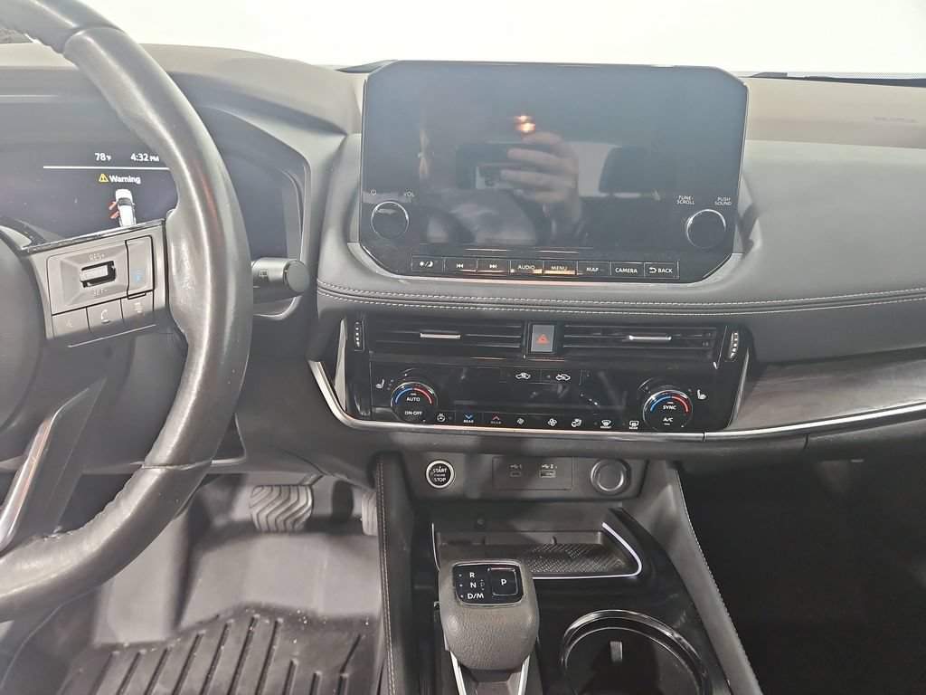 Used 2021 Nissan Rogue Platinum FWD image 18
