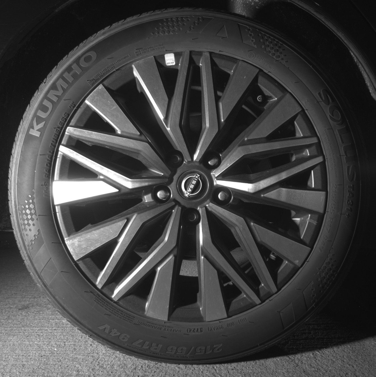 Used 2025 Nissan Altima 2.5 SV FWD image 15