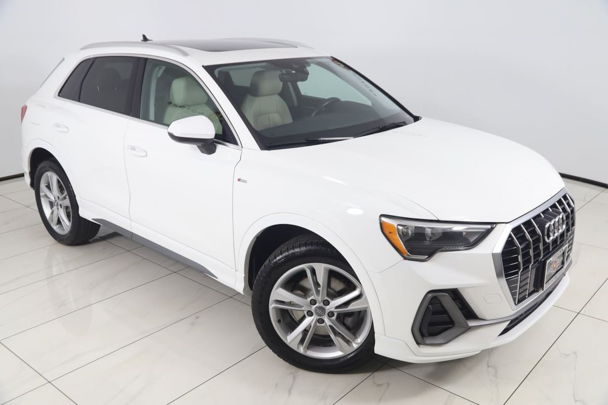 Used 2019 Audi Q3 2.0T Premium w/ Convenience Package AWD/4WD image 16