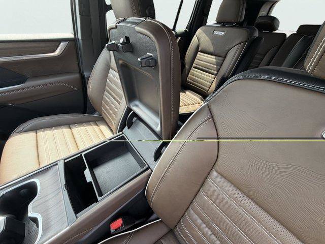 New 2027 GMC Acadia Denali Ultimate w/ LPO, Floor Liner Package AWD/4WD image 30