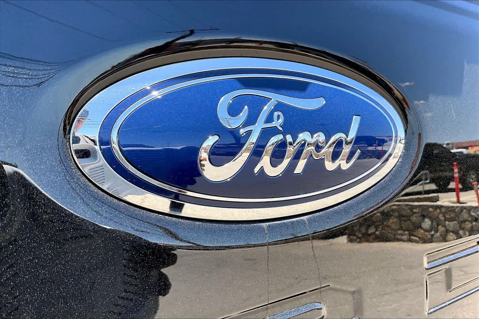 Used 2023 Ford F250 Lariat w/ Tremor Off-Road Package AWD/4WD image 30