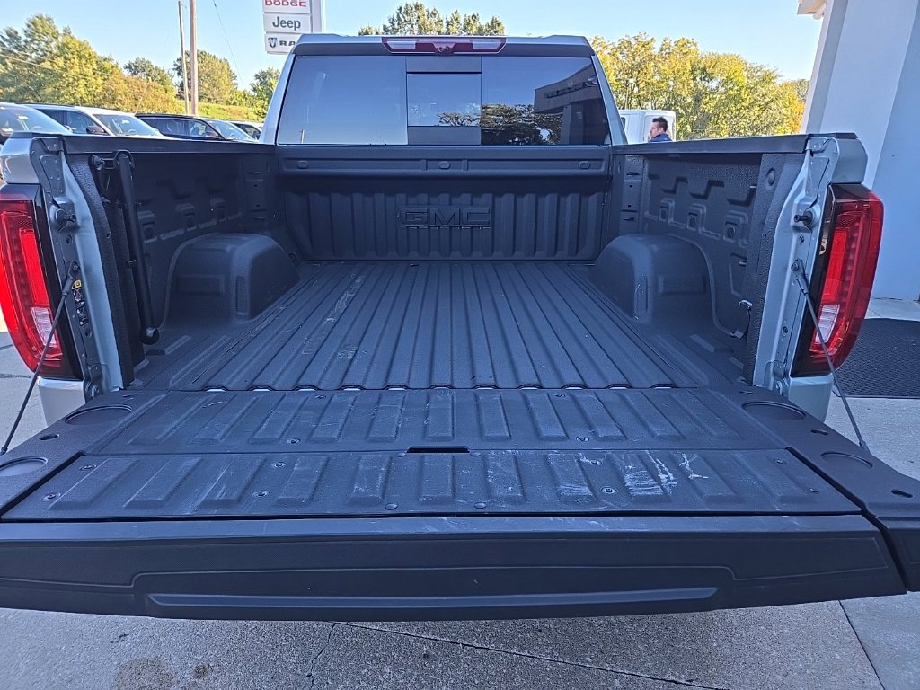 Used 2025 GMC Sierra 1500 Denali AWD/4WD image 32
