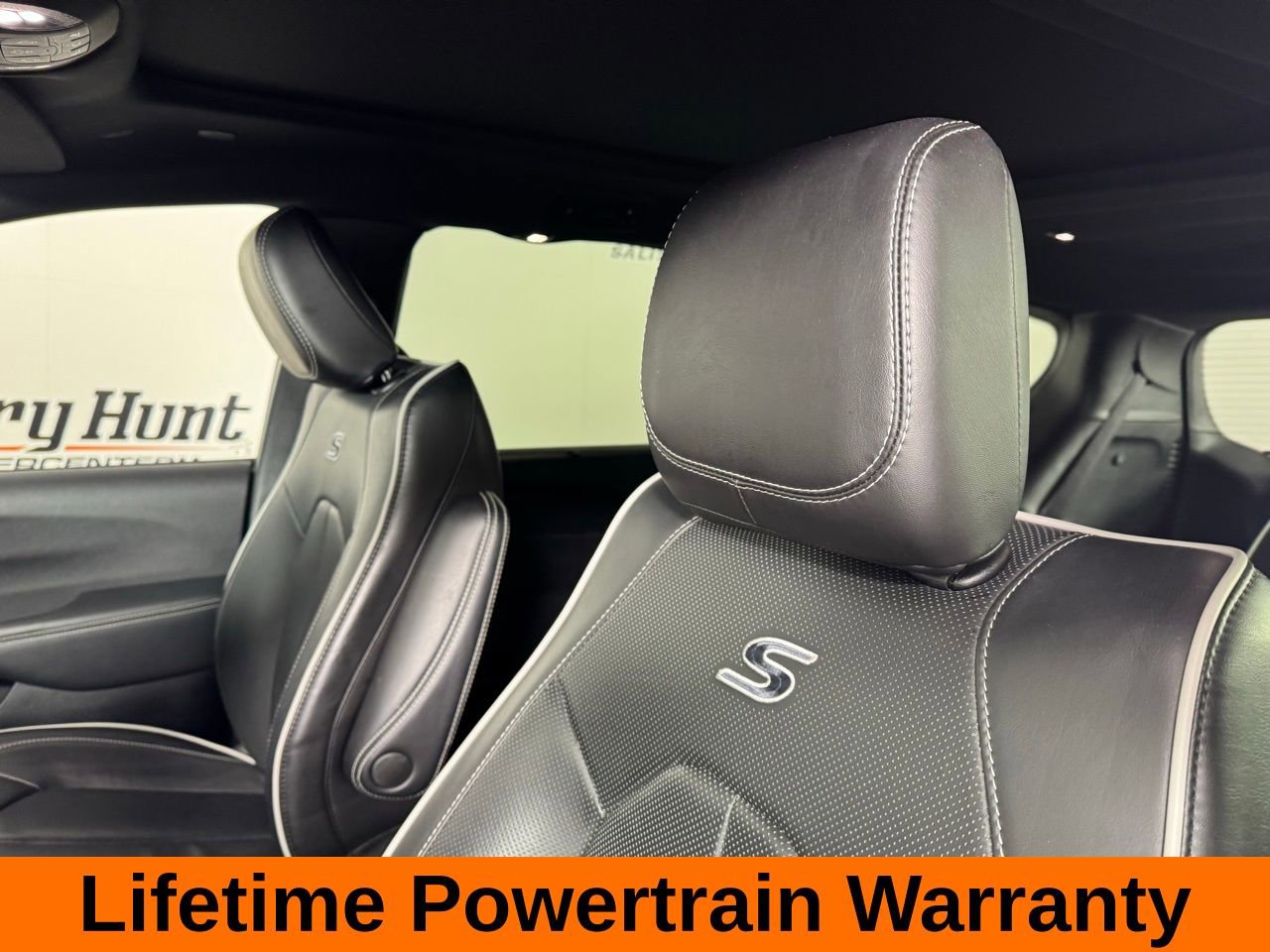 Used 2025 Chrysler Pacifica Limited image 12