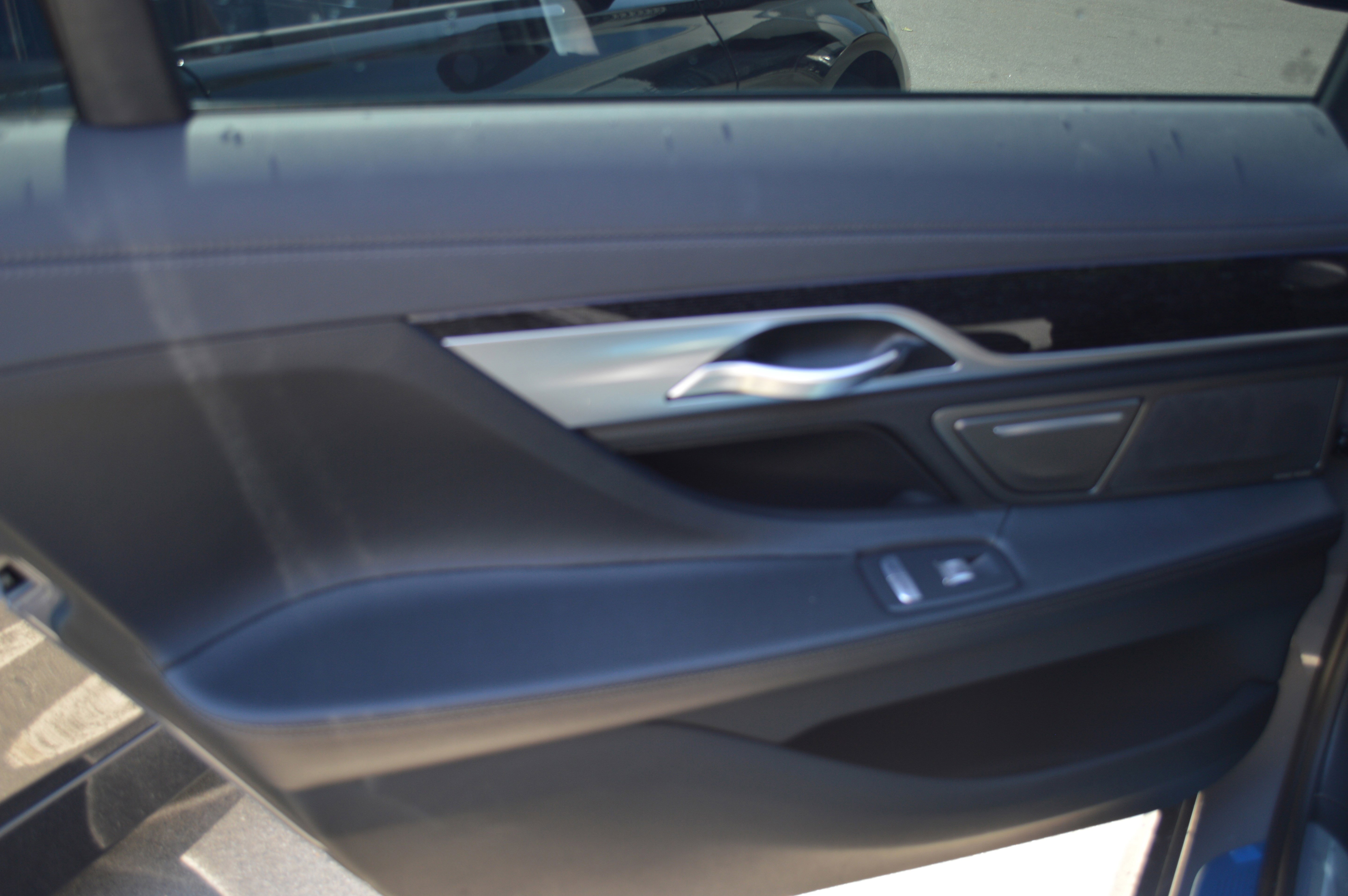 Used 2022 BMW 740i w/ M Sport Package image 27