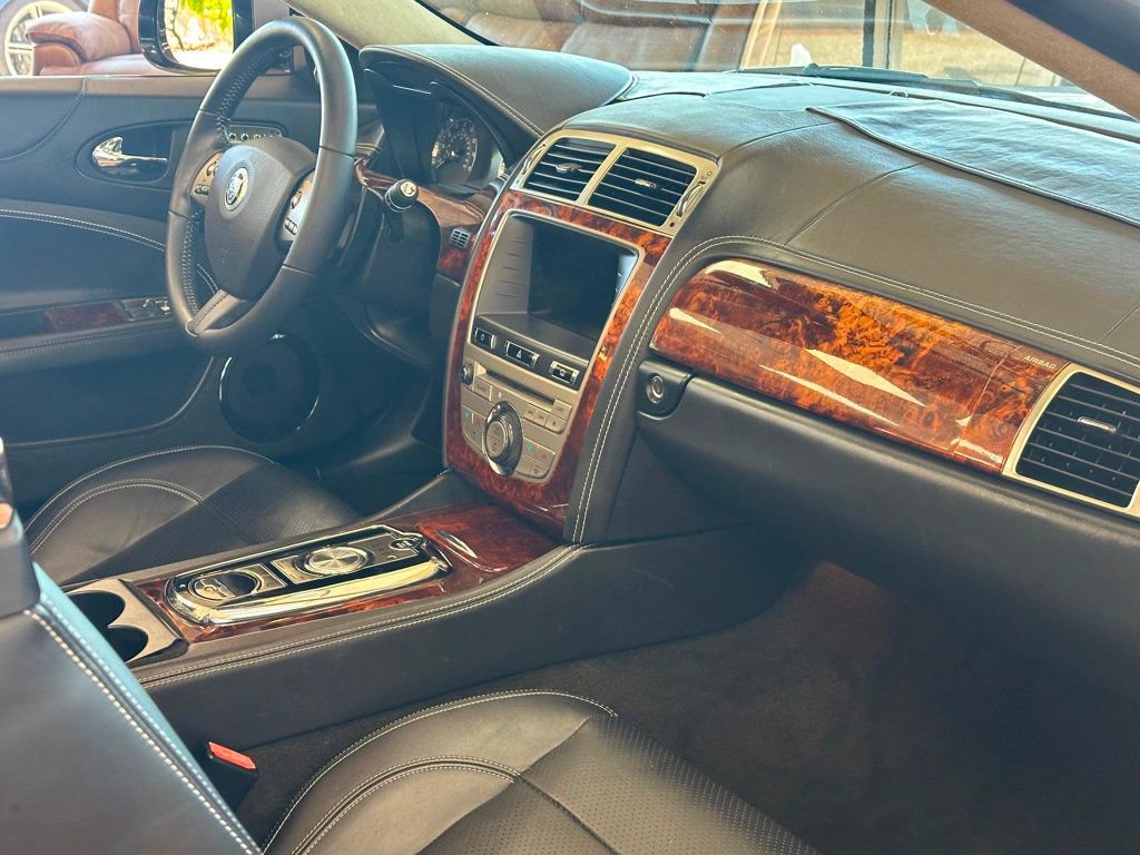 Used 2010 Jaguar XK Convertible RWD image 21