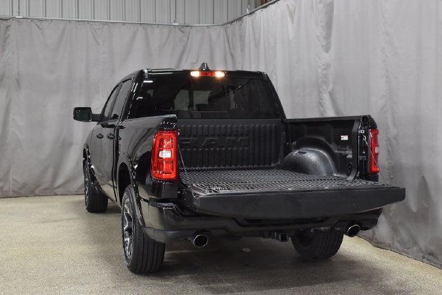Used 2025 RAM 1500 Laramie w/ Sport Appearance Package AWD/4WD image 10
