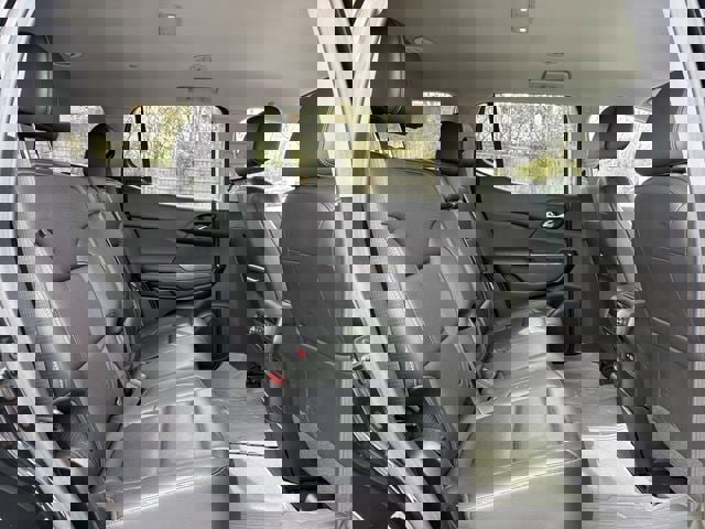 Used 2023 GMC Acadia SLT image 14