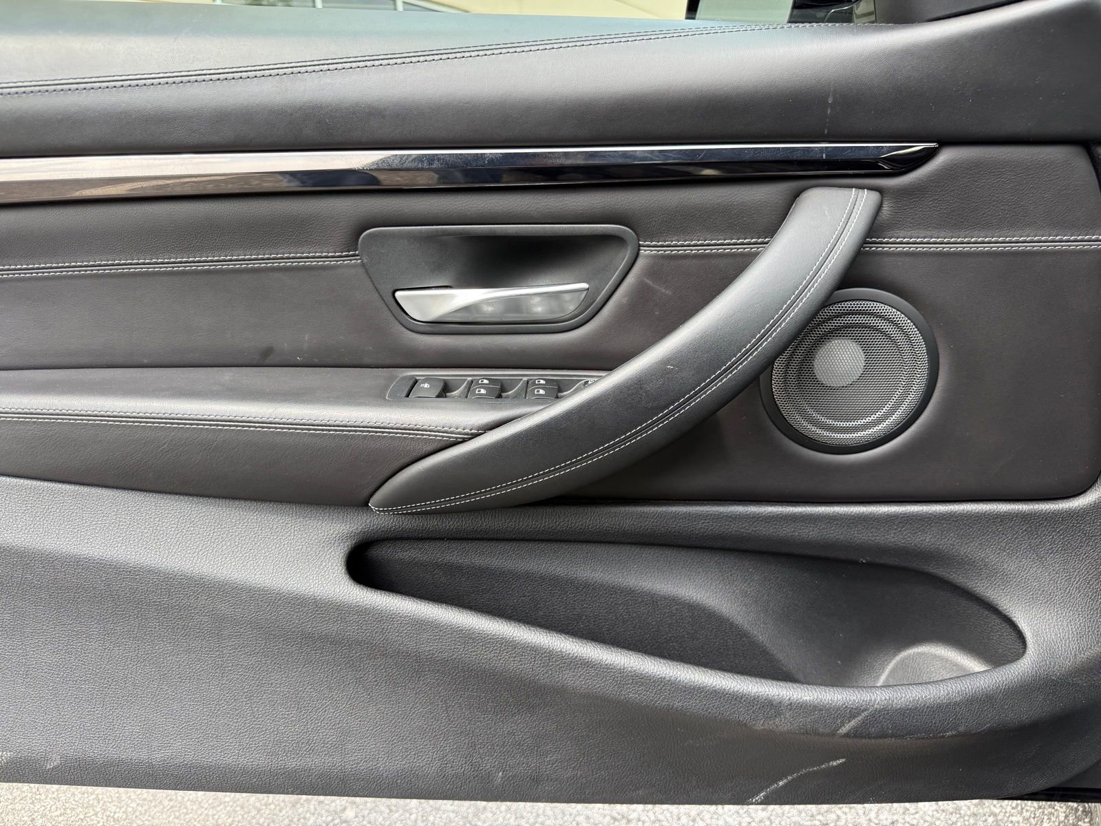 Used 2016 BMW M4 Convertible image 41