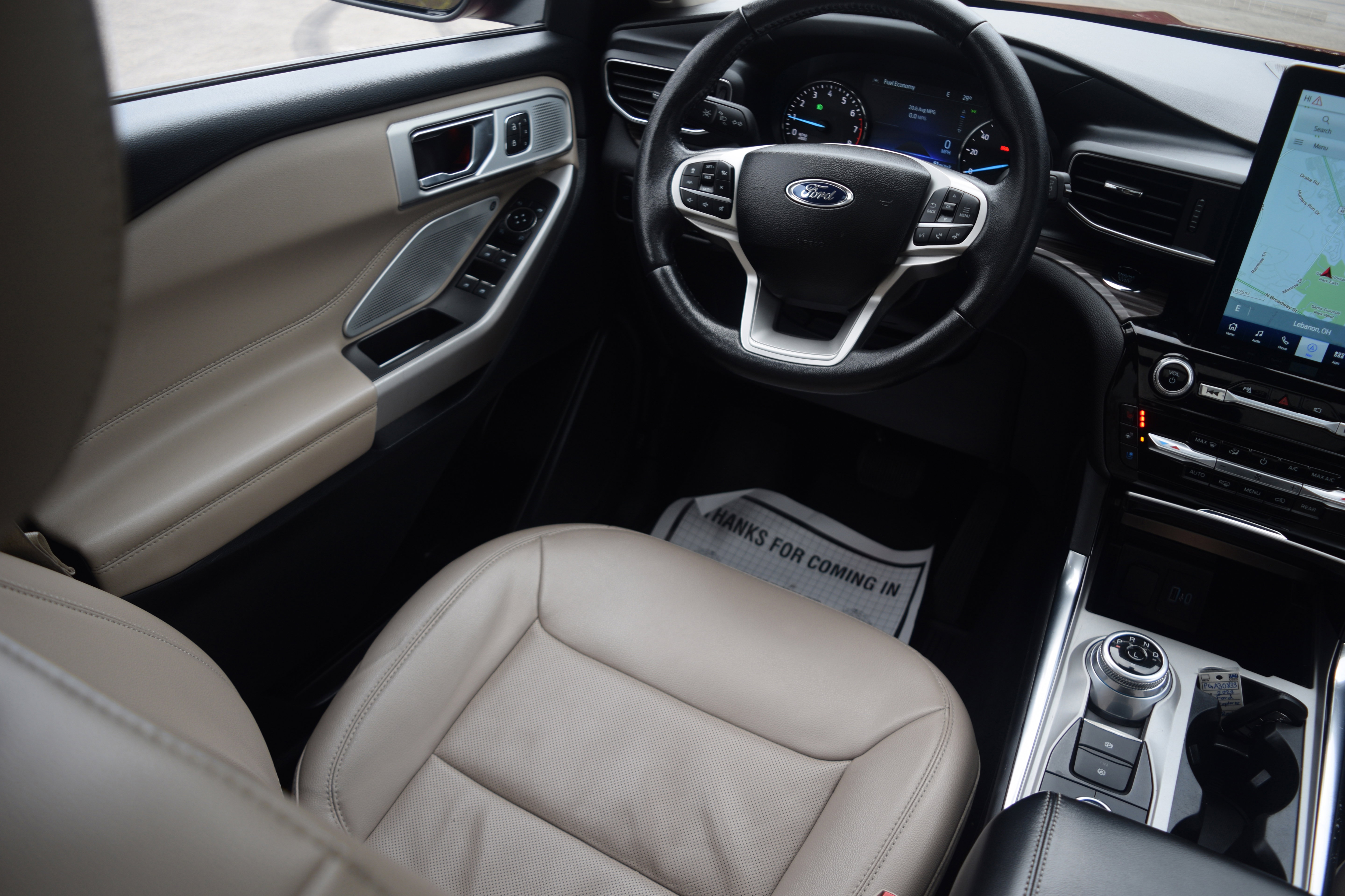 Used 2023 Ford Explorer Limited w/ Limited Technology Package image 2