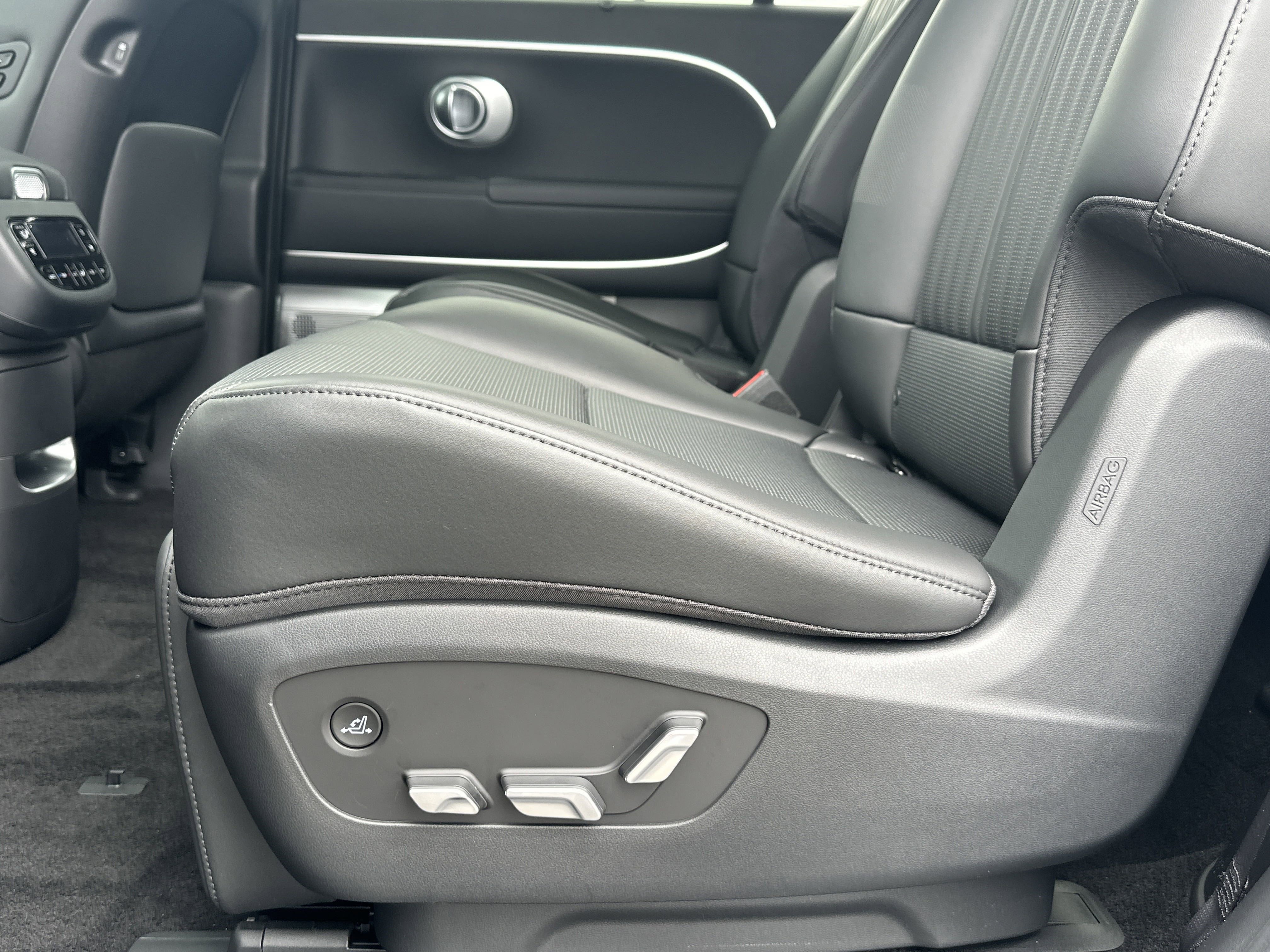 New 2026 Hyundai Ioniq 9 Calligraphy image 23