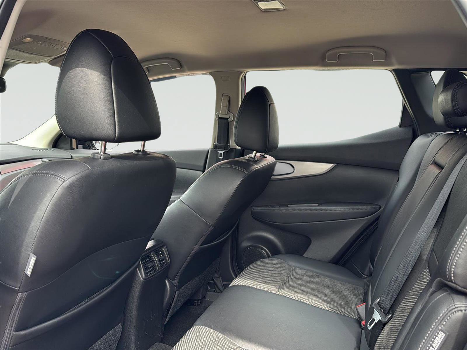 Used 2020 Nissan Rogue Sport SV w/ Technology Package image 30