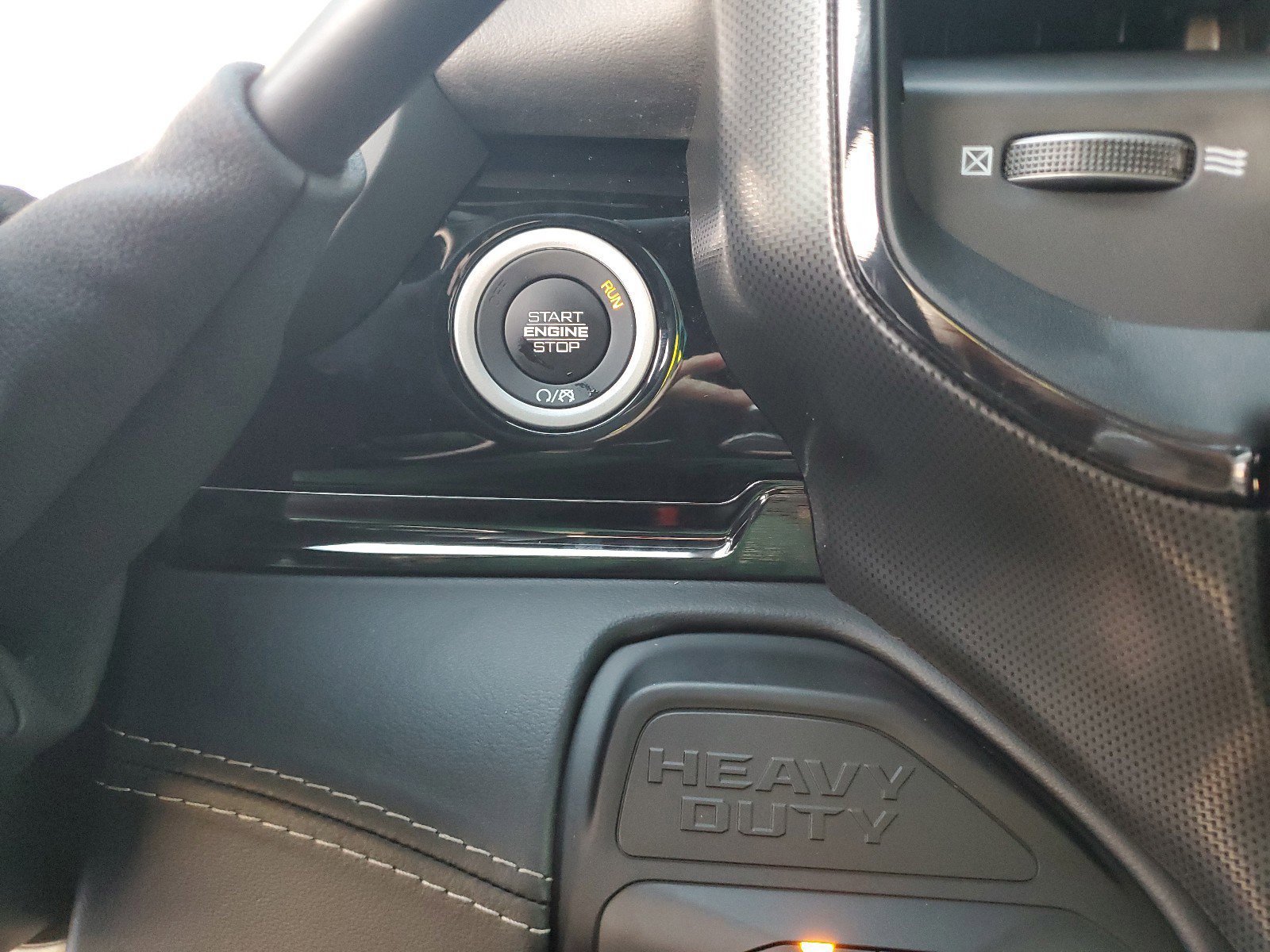 New 2026 RAM 3500 Limited image 31