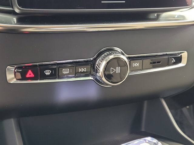 New 2026 Volvo XC90 B6 Plus w/ Protection Package Premier AWD/4WD image 23