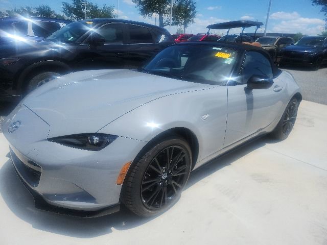 Certified 2025 MAZDA MX-5 Miata Club RWD image 4