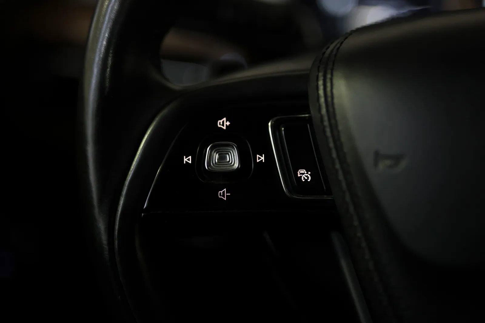 Used 2020 Lincoln Aviator Reserve w/ Equipment Group 201A image 38