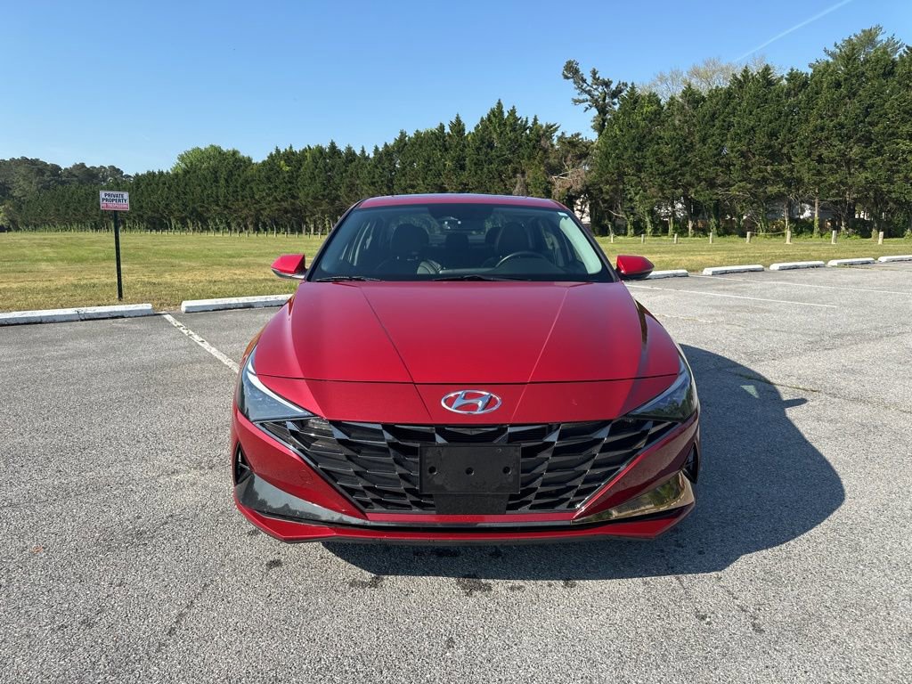 Used 2022 Hyundai Elantra Limited w/ Cargo Package FWD image 2