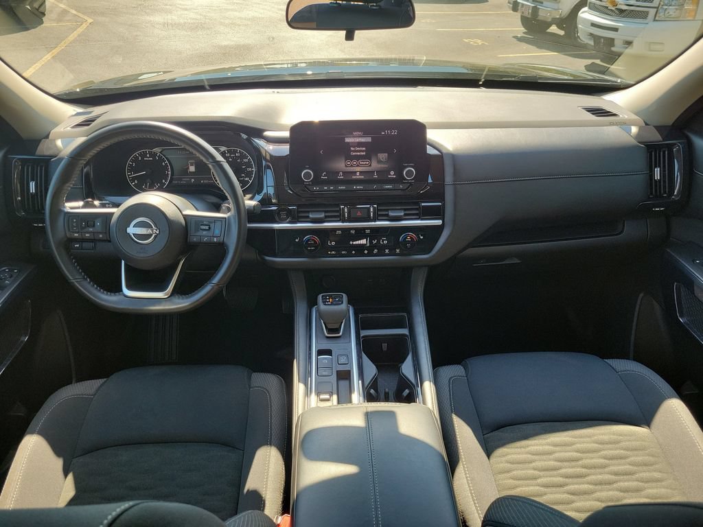 Used 2025 Nissan Pathfinder SV FWD image 11