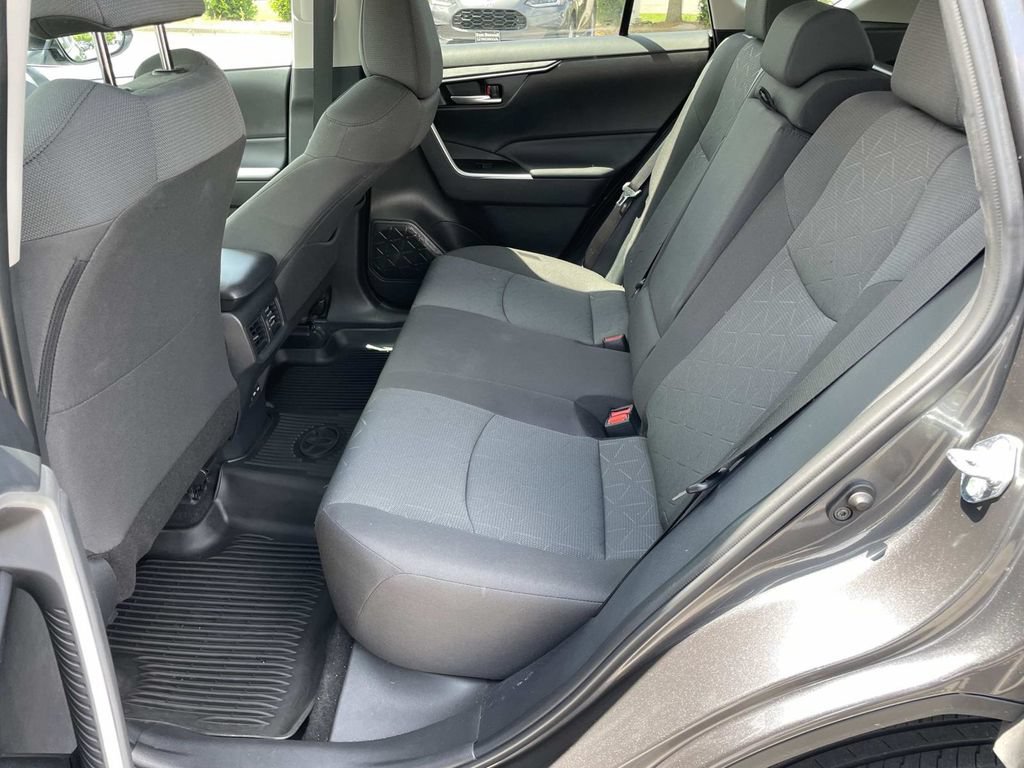 Used 2023 Toyota RAV4 XLE FWD image 11