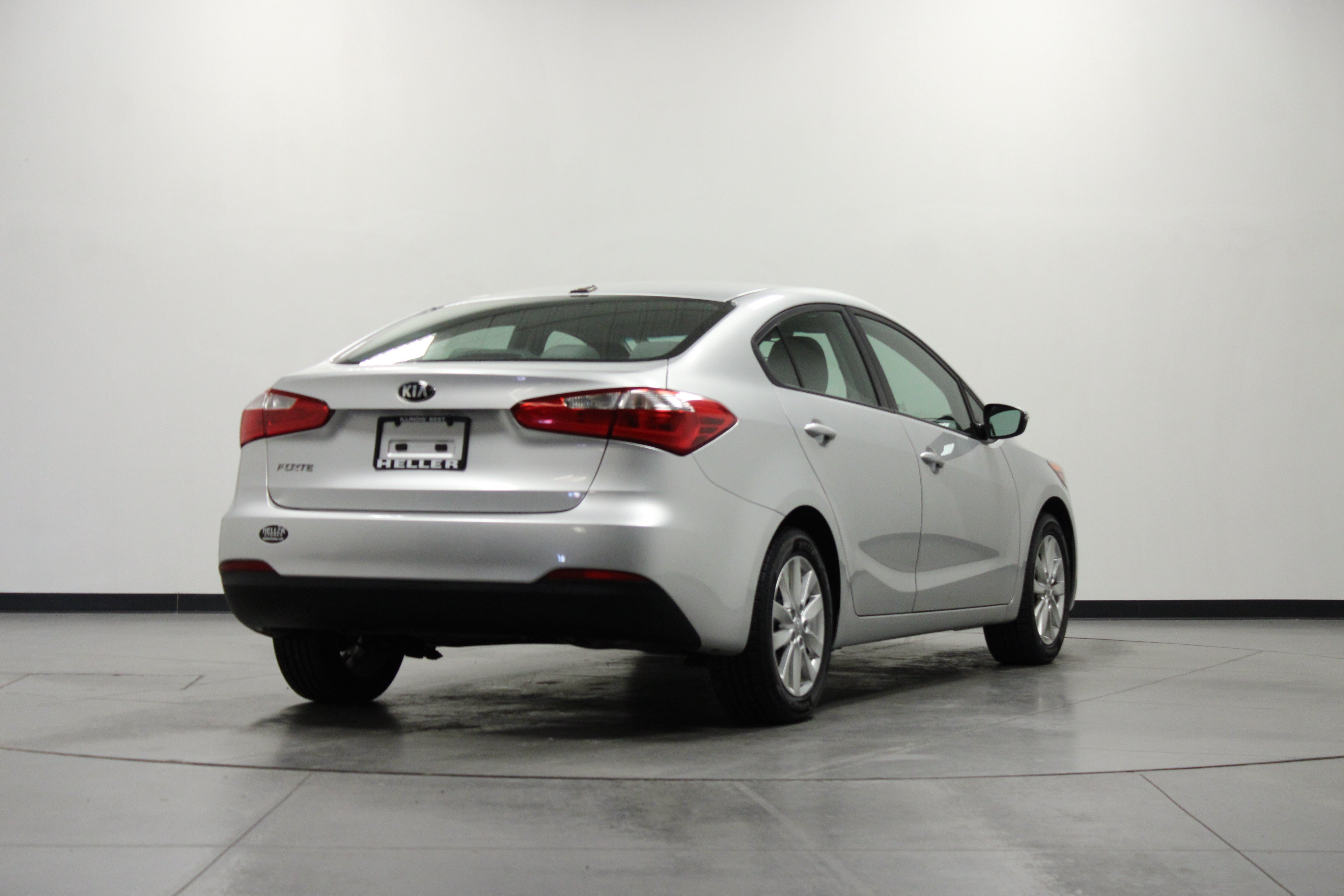 Used 2014 Kia Forte LX w/ Popular Package FWD image 4