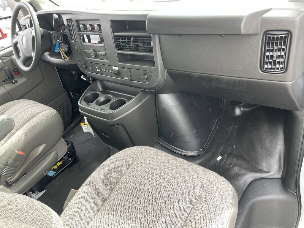 New 2025 GMC Savana 3500 w/ Power Convenience Package RWD image 28