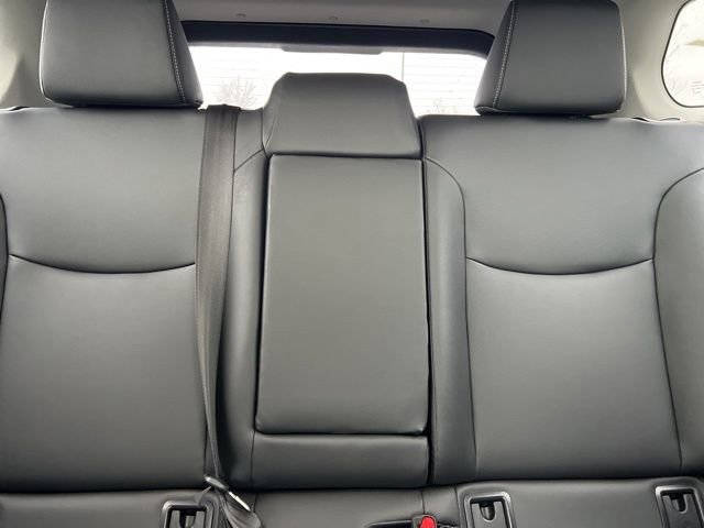 Used 2025 Toyota Corolla Cross XLE image 30