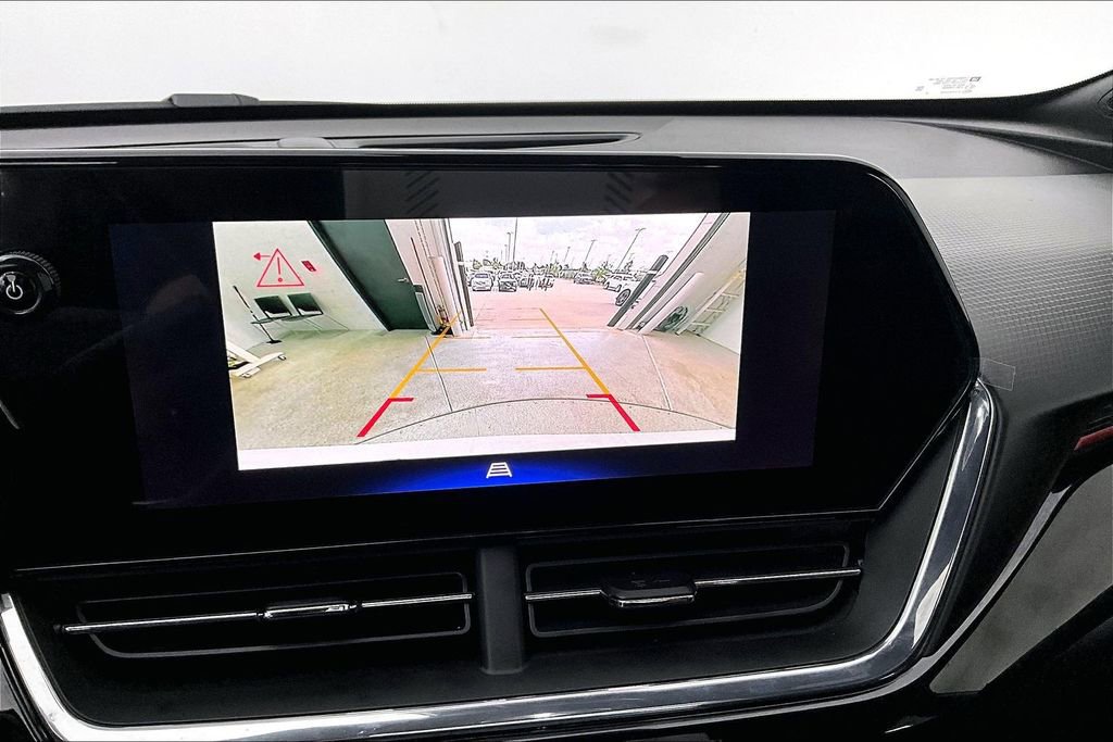 Used 2025 Chevrolet Trax RS w/ Driver Confidence Package image 27