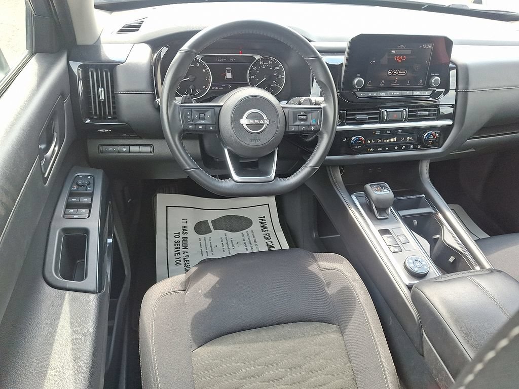Used 2024 Nissan Pathfinder SV AWD/4WD image 11