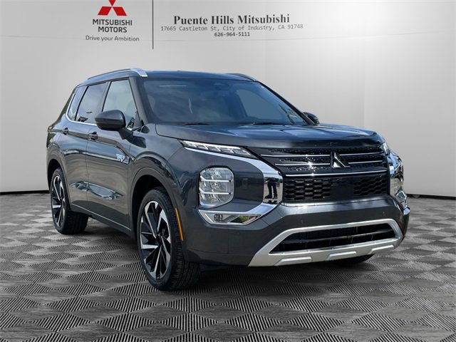 New 2025 Mitsubishi Outlander SEL image 3