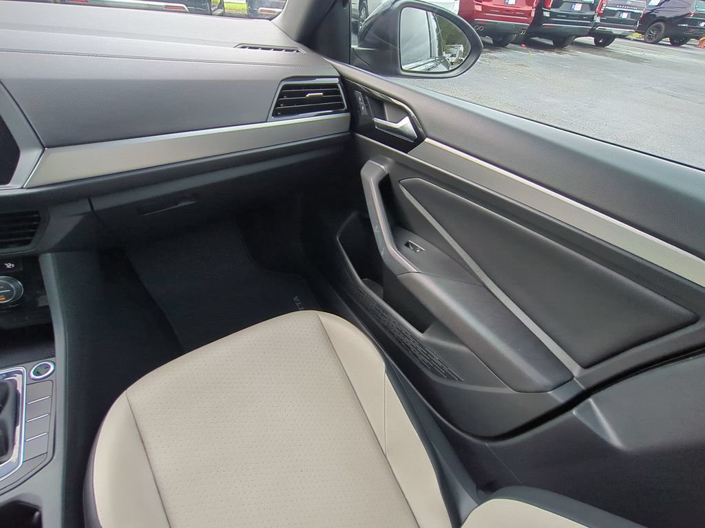 Used 2020 Volkswagen Jetta R-Line w/ R-Line Cold Weather Package FWD image 19