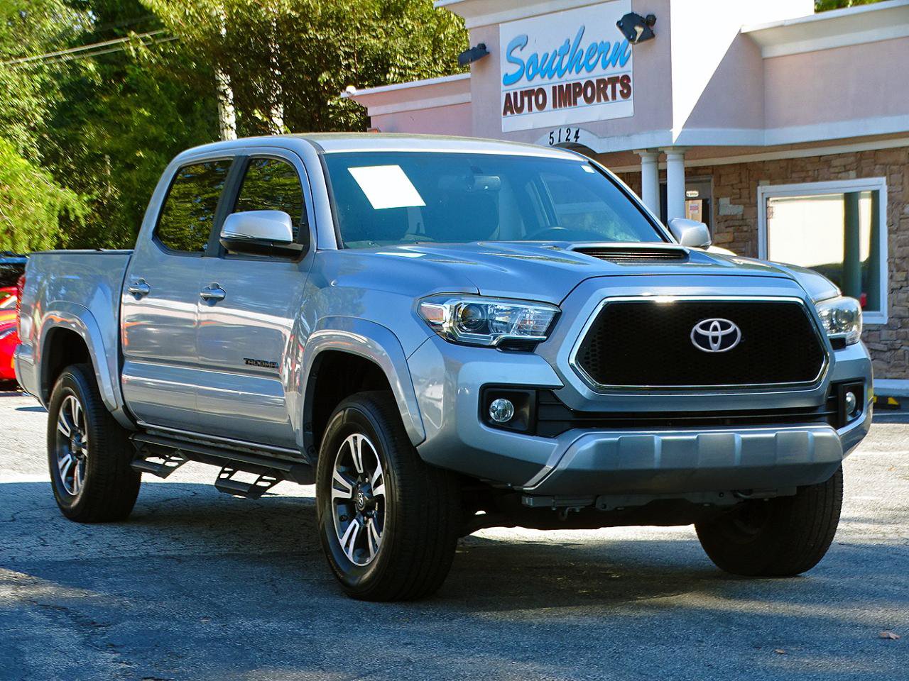 Used 2017 Toyota Tacoma TRD Sport w/ Tow Package (A/T) AWD/4WD image 7